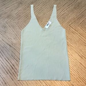 Sagew green ribbed v neck tank top size S New only tried on.